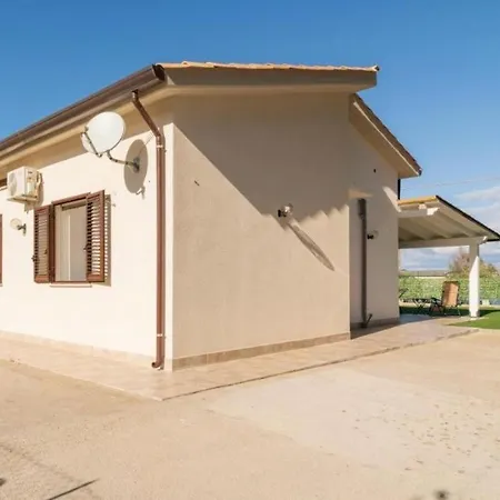 A Due Passi Dal Mare Villa Mandra Capreria