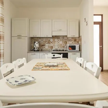 A Due Passi Dal Mare Villa Mandra Capreria